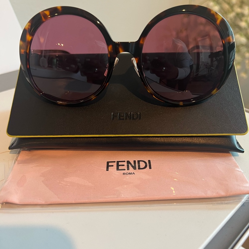 Women’s Authentic Fendi Sunglasses